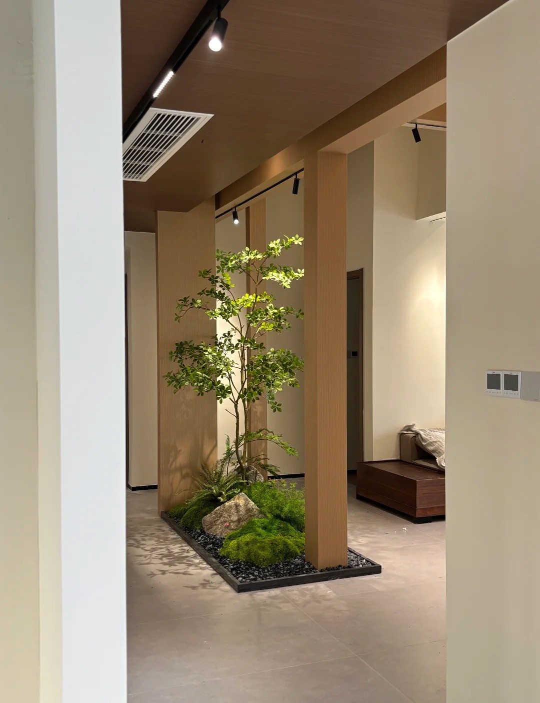 Indoor and Outdoor Decorative Artificial Green Plant Tree Landscape 